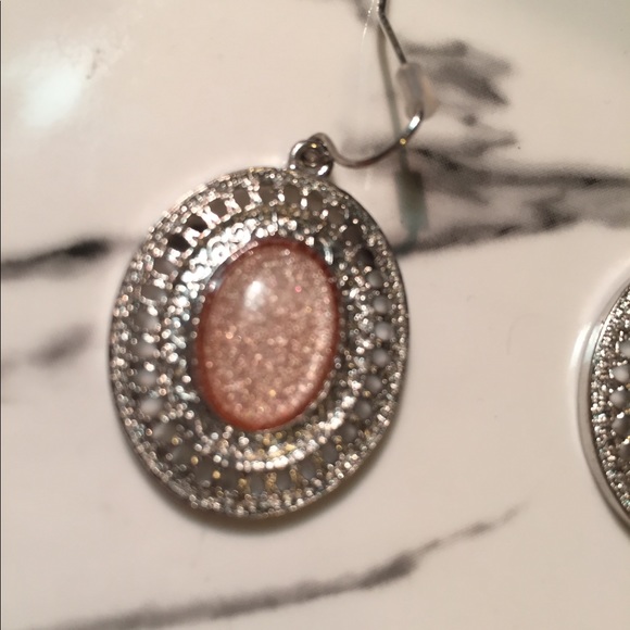 Earrings - Picture 3 of 3